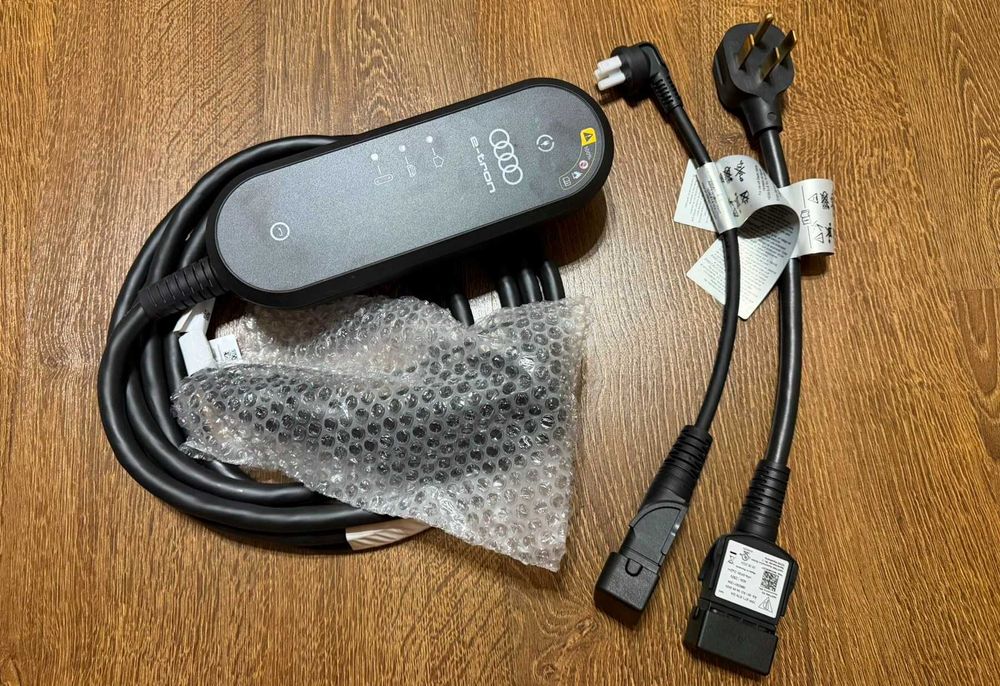 Зарядное устройство для Audi Q8 E-Tron (8V4.971.675.BB) 9.6kW Type 1