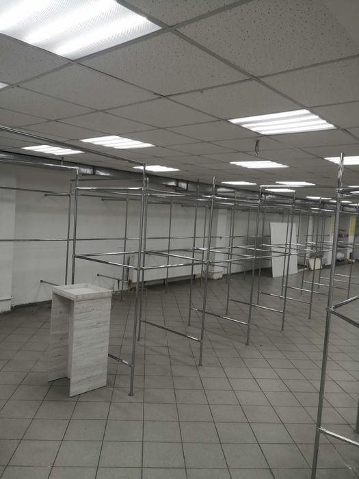 Чернігів, вул. 1-го Травня, 163, цоколь 332 м2