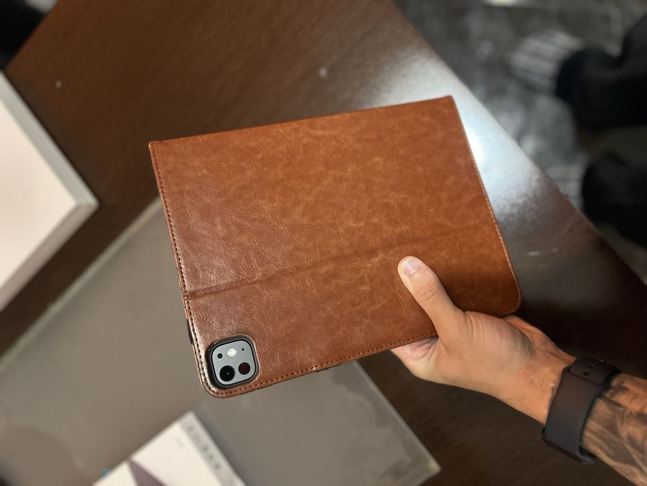 Capa Oduio em Pele Real para iPad — Castanha