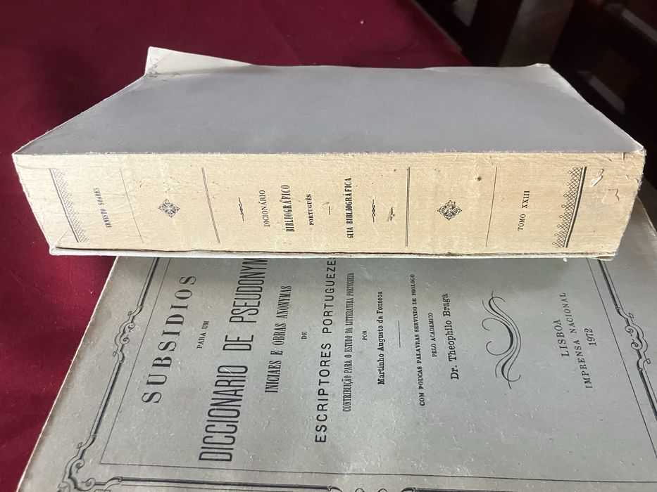 Dicionarios  Bibliograficos  muito antigos
