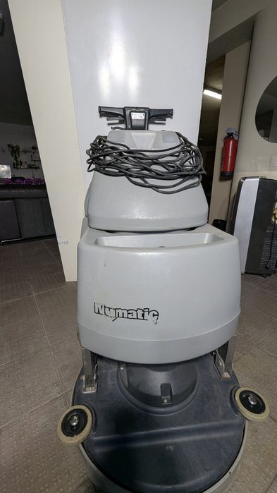 Lavadora Secadora Pavimentos Numatic TT 665S (2200W) - Bom Estado