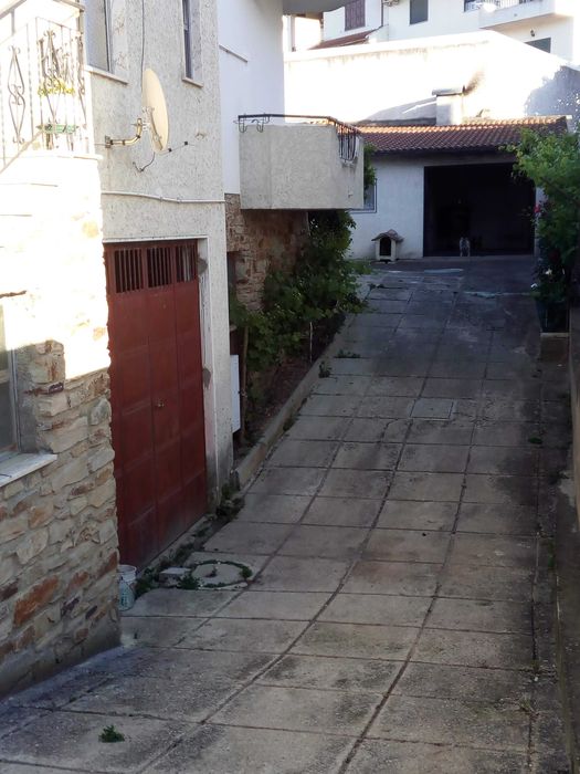 Armazém/Garagem com 130m2
