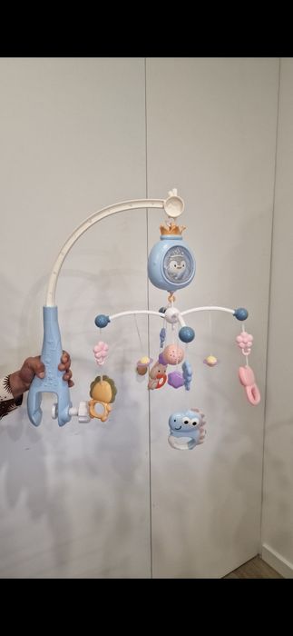 Berço de madeira maciça+ kit para bebe