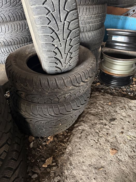 Продам зимову резину NORDMAN R 13 175/70