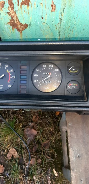 Торпеда ваз 2107 ,потолок жорсткий у відмінному стані в зборі .