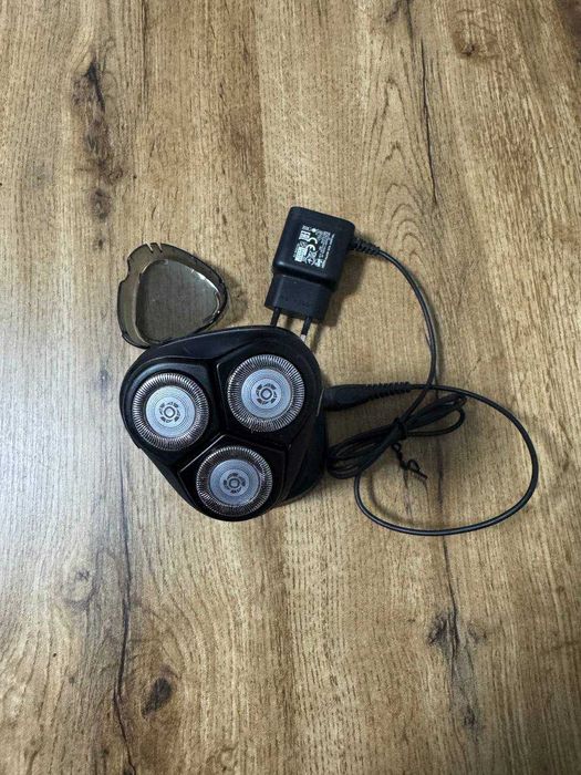 Електробритва PHILIPS