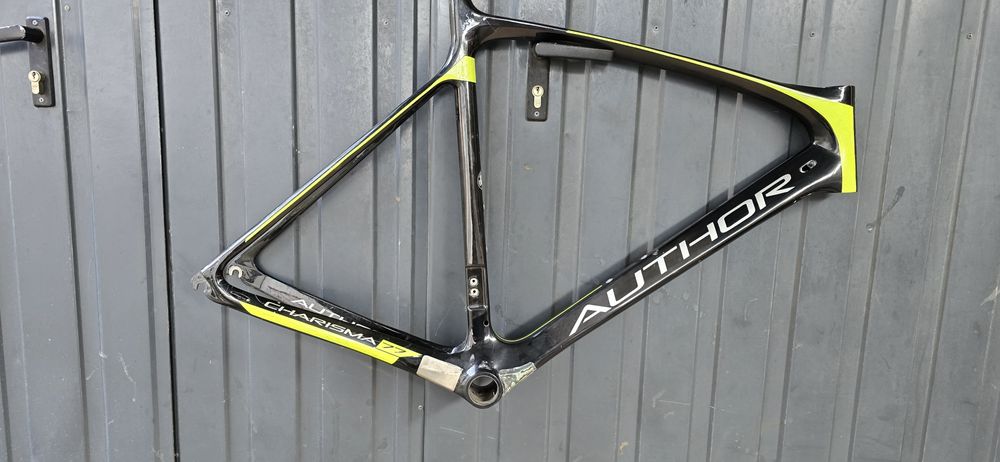 Author Carisma 77 rama carbon roz 58