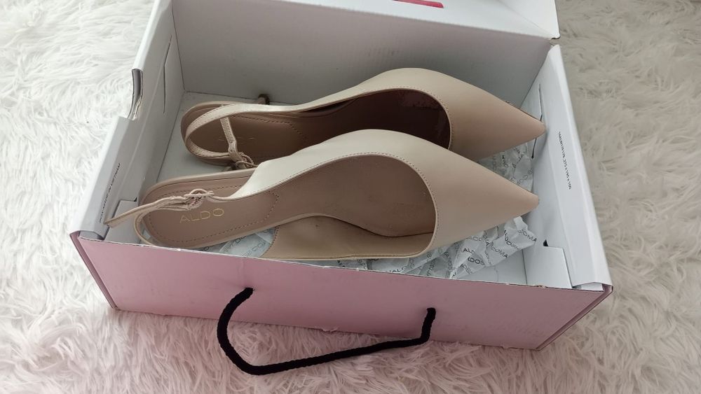 Sandalias tam 37 marca Aldo