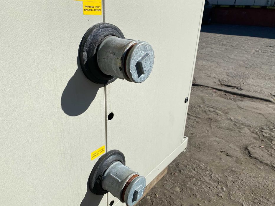 Agregat wody lodowej chiller Vertiv 120 kW z free cooling