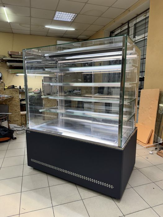 Вітрина ECLAIR холодильна,для десертів