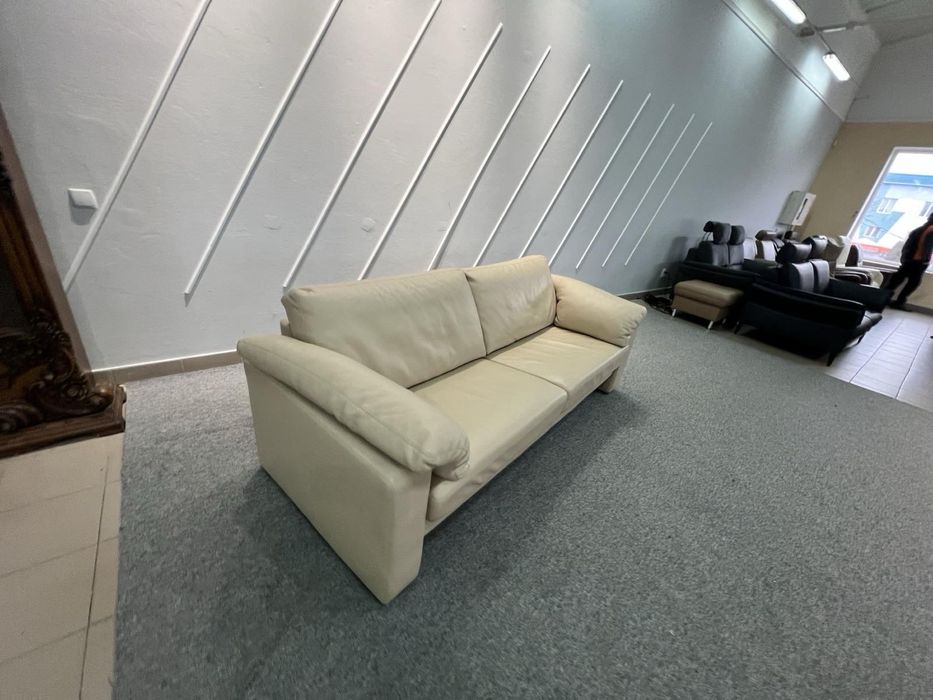 Диван шкіряний нерозкладний світлий беж