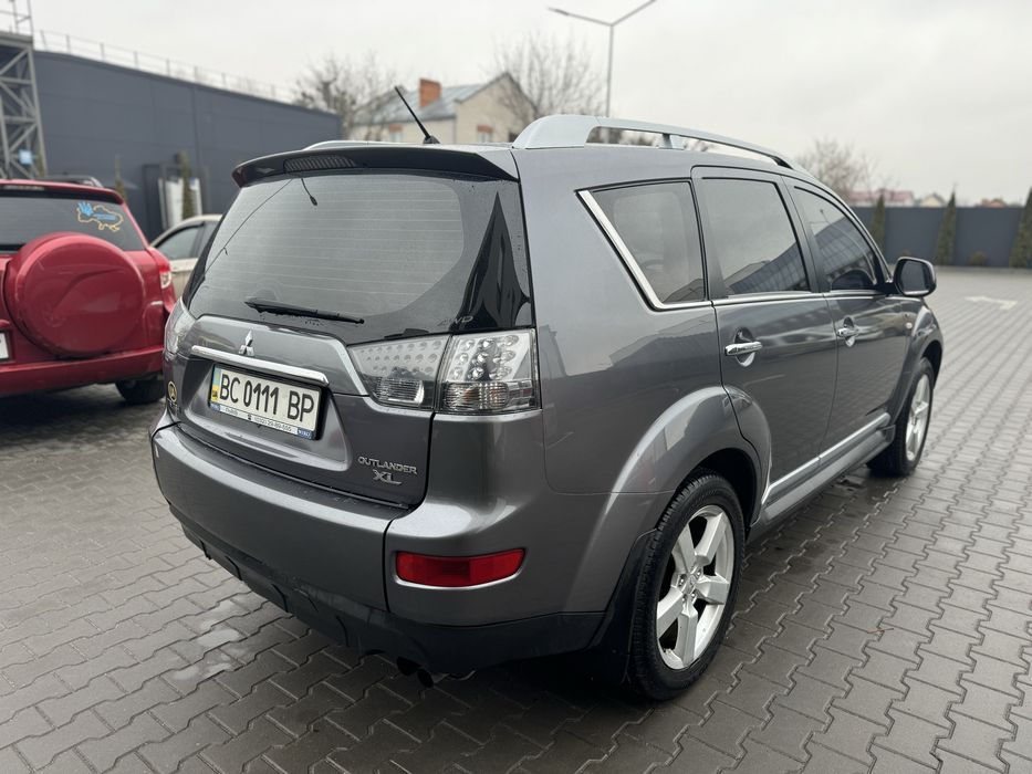 Outlander XL 2009 року обєм 3.0 газ/бензин