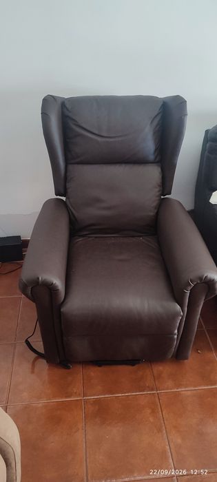 Cadeirão ortopédico reclinável e elevatório
