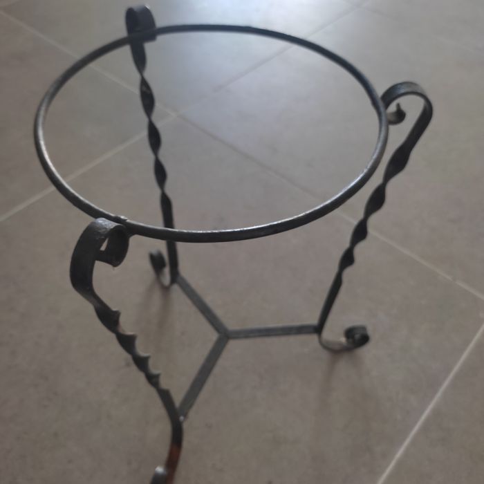 Suporte em ferro artesanal para vasos