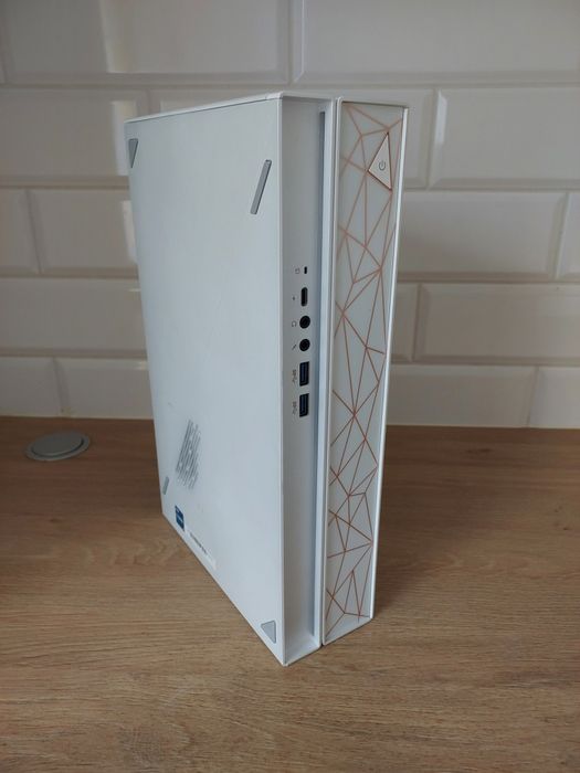 Komputer stacjonarny MSI Creator P50 11TC-004EU (Creator B937) - Mały, bardzo wydajny, do pracy/gier, jak konsola.