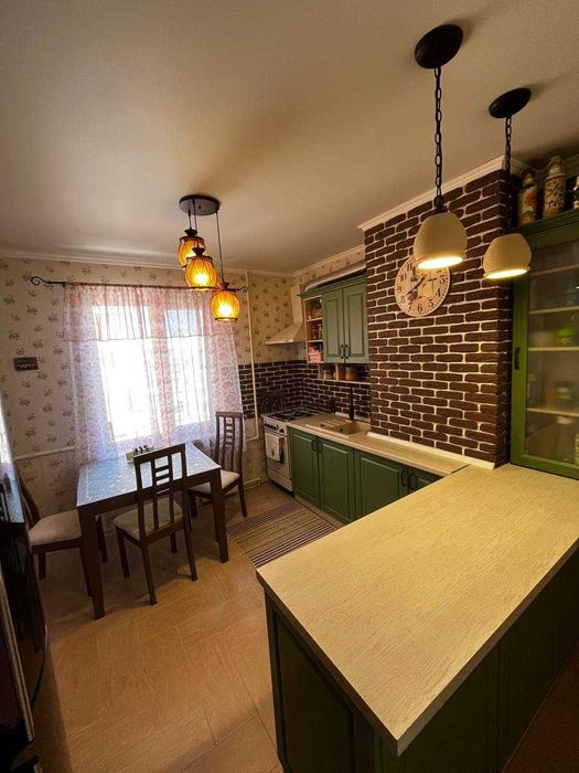 Продам на Котовського 3-кімнатна квартира з ремонтом на вул. Семена Палія!