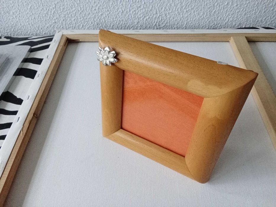 Moldura em Madeira com Aplicação em Prata NOVA