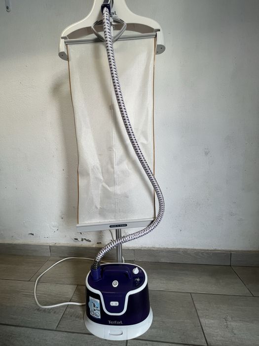Vendo ferro a vapor vertical da Tefal como novo vendo por falta espaço