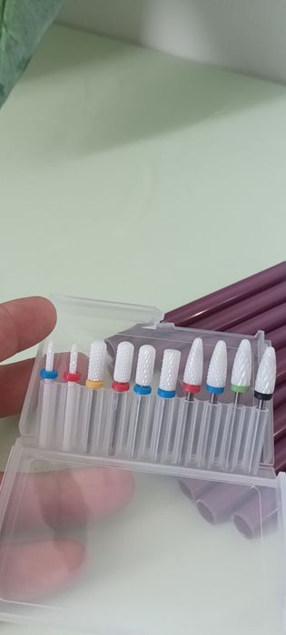 Carimbo e brocas de unhas