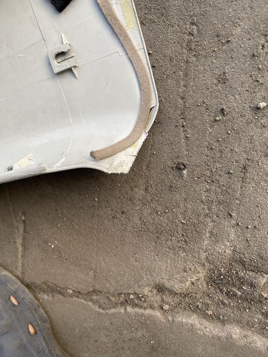 Sprzedam obudowe słupka do vw t4 multivan