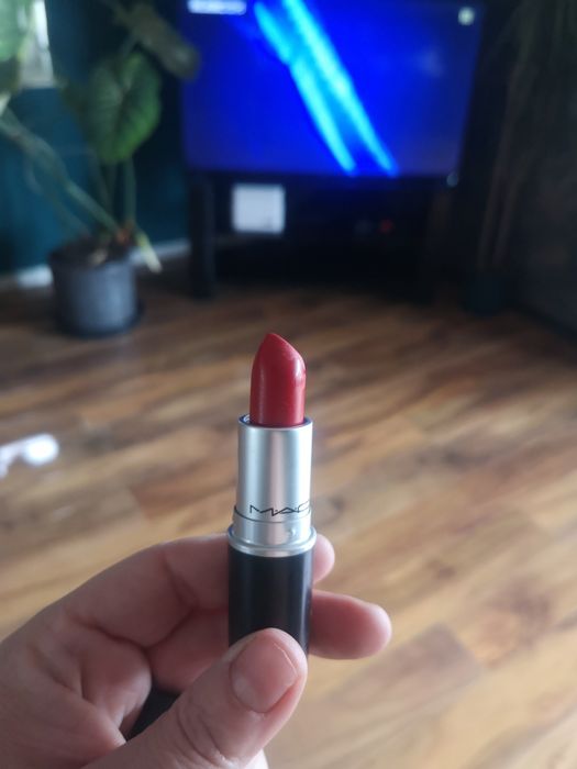 Pomadka Mac czerwona must have
