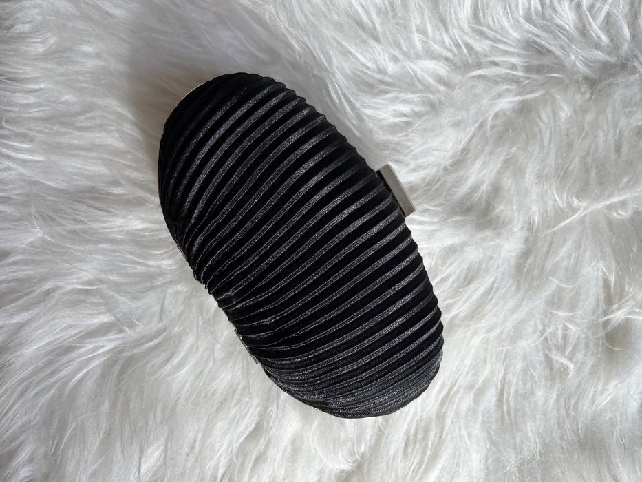 Elegancka mała torebka wizytowa