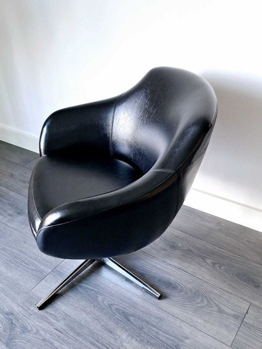 POLTRONA VINTAGE. Vintage armchair