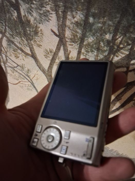 Цифровой фотоаппарат Nikon Coolpix S700: 1 600 грн. - Цифрові