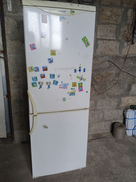 Холодильник б у работает