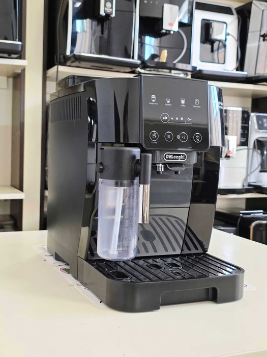 Кавомашина DeLonghi ECAM 220.60 Magnifica Start