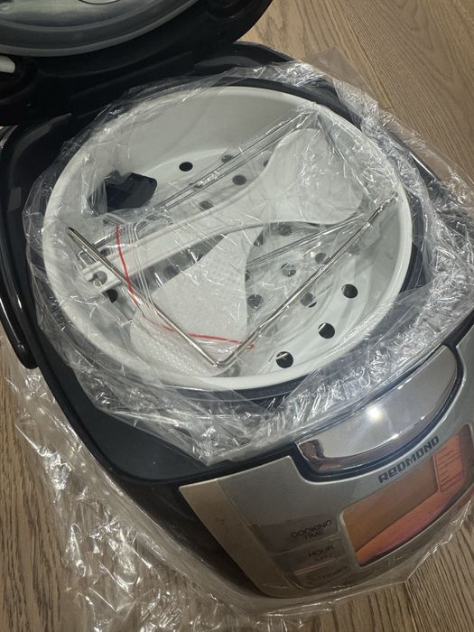 Мультиварка REDMOND RMC-M4502E