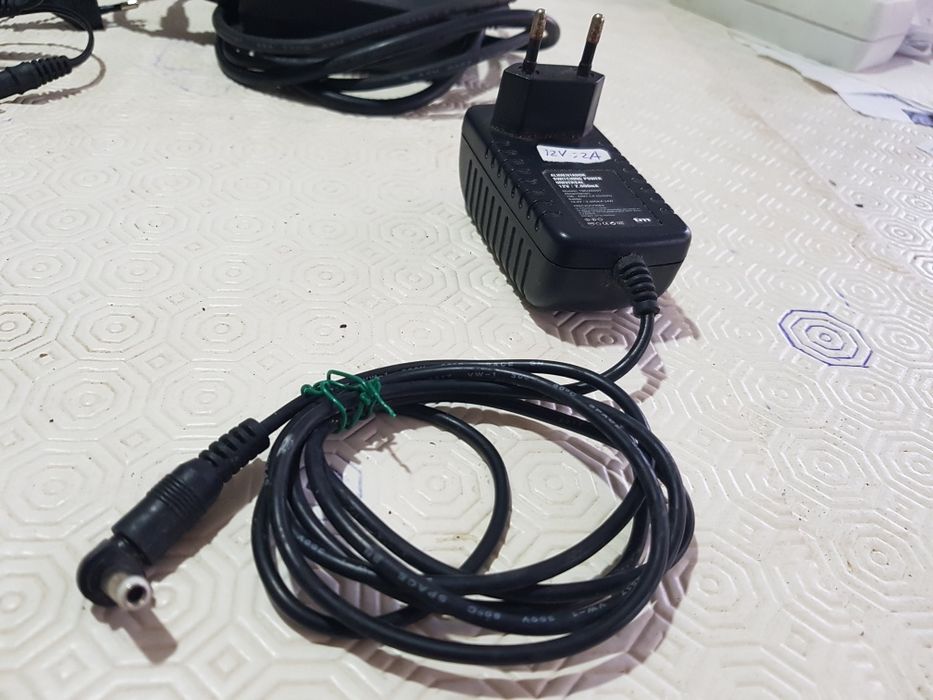 Carregadores de 12 Volt e 9 Volt64740667114883121
