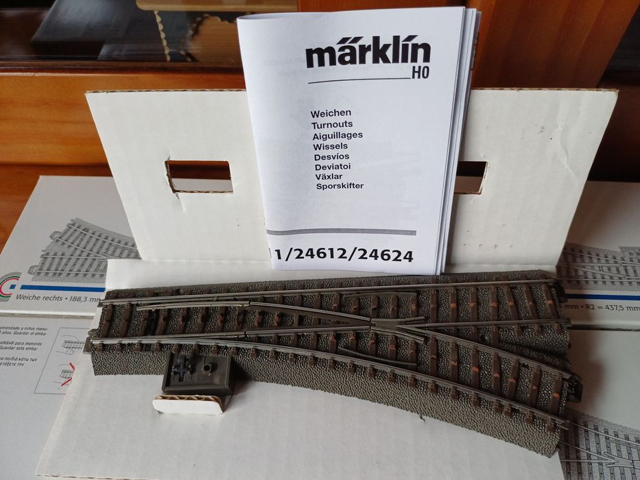 Maerklin 25612 - agulha direita H0