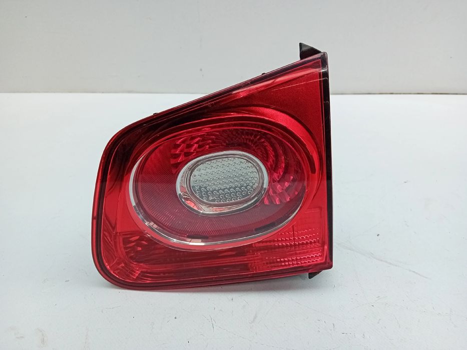 Farolim da mala direito VOLKSWAGEN Tiguan (5N)