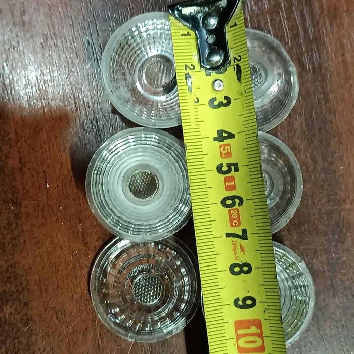 Продаються різні лінзи