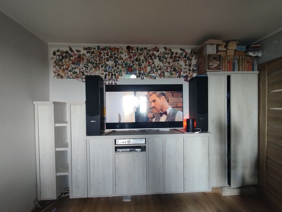 Zestaw mebli wiszących .