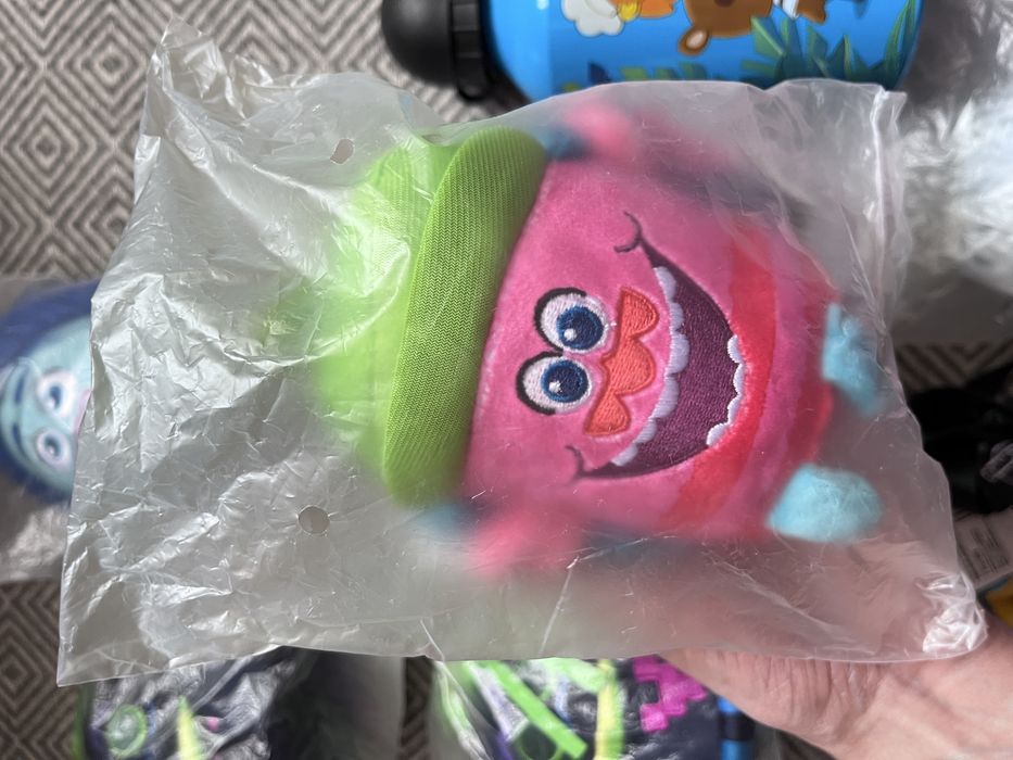 Maskotki Trolle, butelka na wodę, notes, smycz