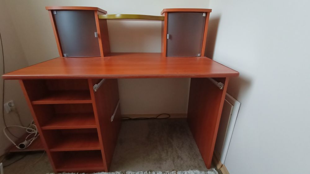 Solidne duże biurko