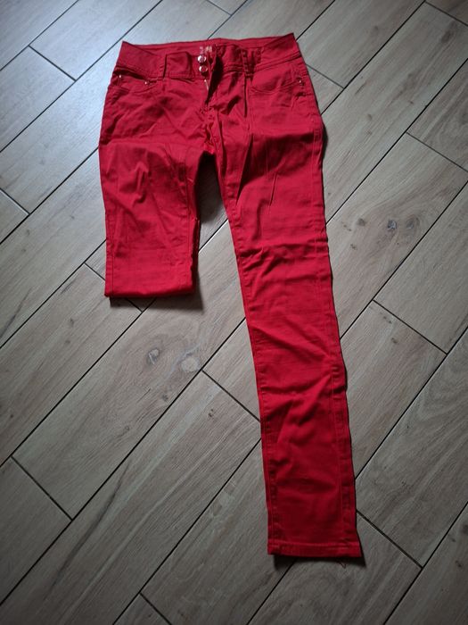 Spodnie damskie  czrwone