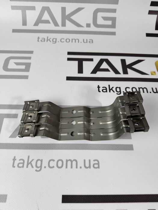 Кронштейн підкрилка Tesla Model 3