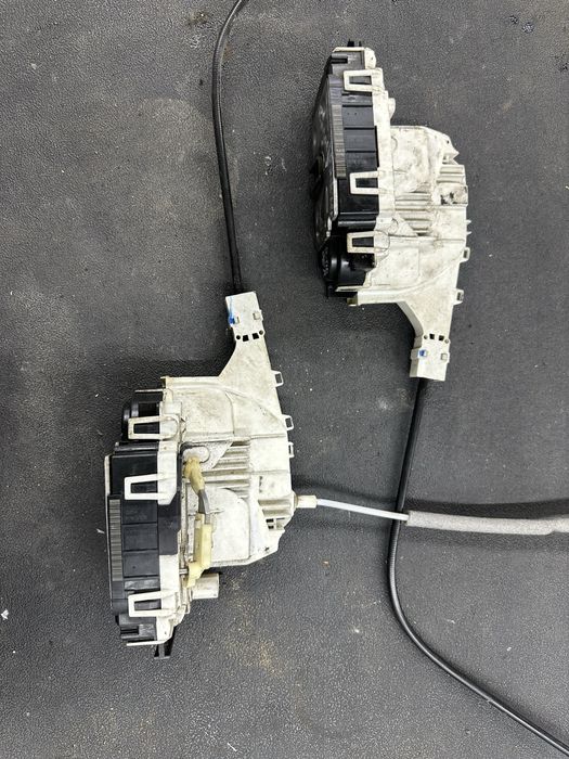 Замок передней двери Mercedes Sprinter 906, Volkswagen Crafter