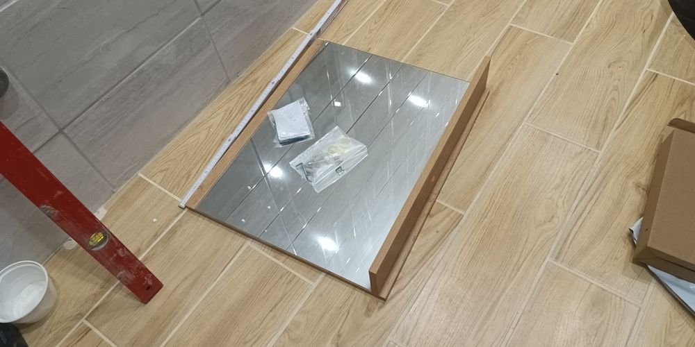 Lustro łazienkowe z półką 60x50