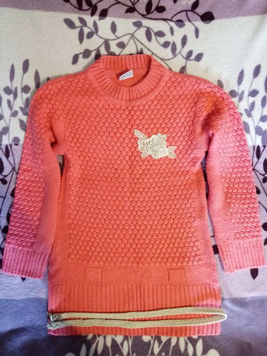 Продам свитер зимний на девочку