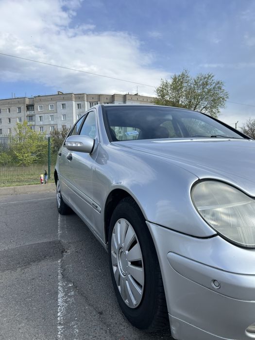 Mersedec benz c-klas w203 2002 року