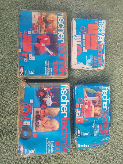 Caixas Fischertechnik: 100v, 50/2, 100 e mot1
de 1970