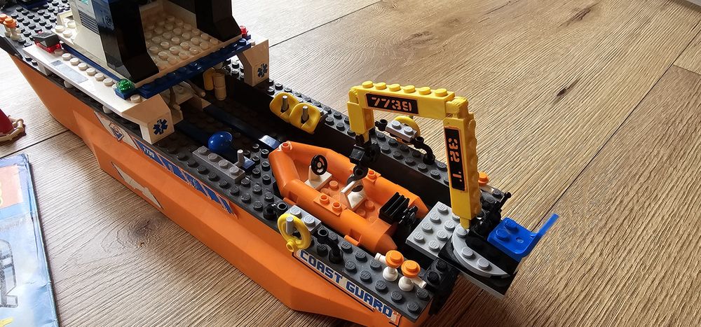 Lego łódź patrolowa baza bazy straży przybrzeżnej  7739 klocki