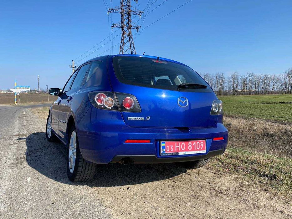 Автомобіль Mazda 3