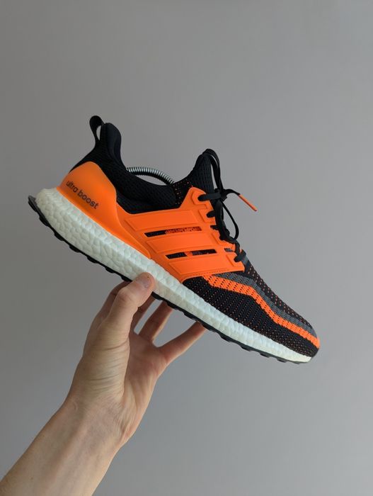 Adidas ultra boost Juventus Оригінал Як Нові кросівки Кроссовки літні весняні буст Ювентус Бігові Спортивні повсякденні