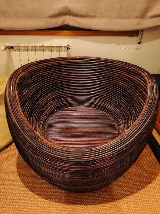 Banco castanho escuro