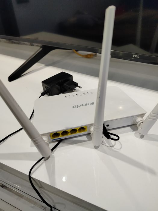 Роутер Тенда  F3